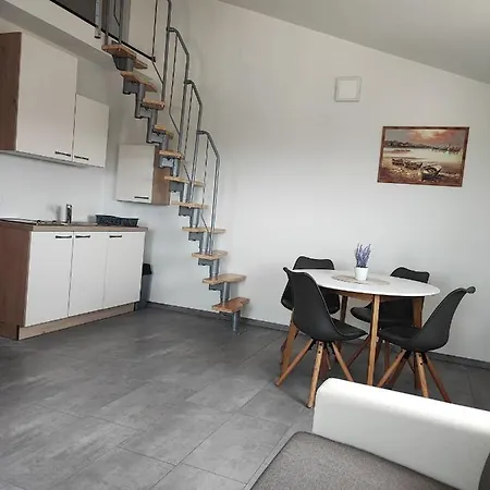 Maya - Family Ližnjan