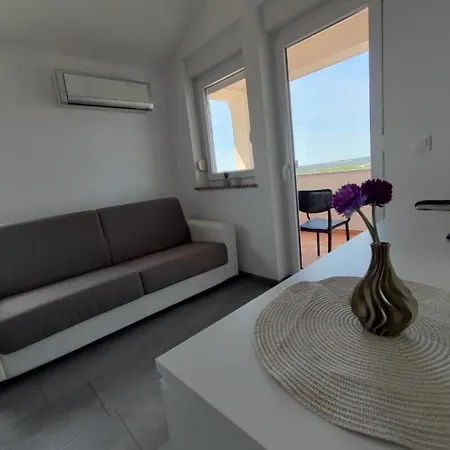 Maya - Family * Ližnjan