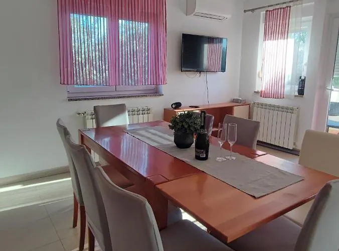 Maya - Family Ližnjan