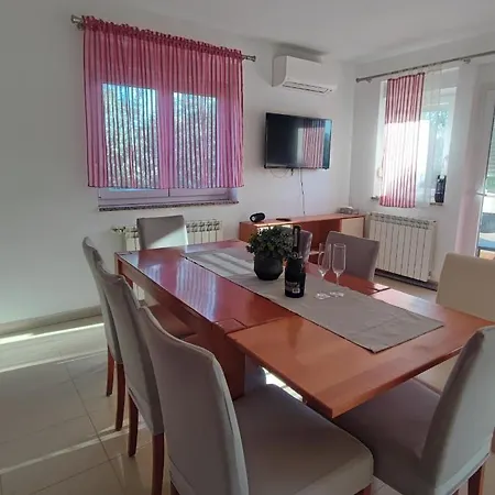 Maya - Family Ližnjan