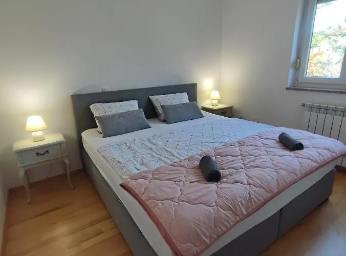 Maya - Family Ližnjan