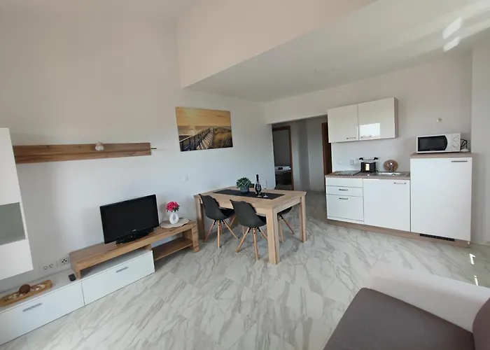 Maya - Family Apartamento Ližnjan